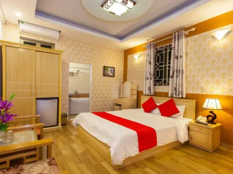Camel City Hotel - Photo 3