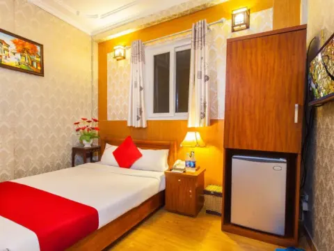 Camel City Hotel - Photo 4
