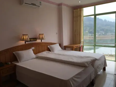 Cong Fu Hotel - Photo 2