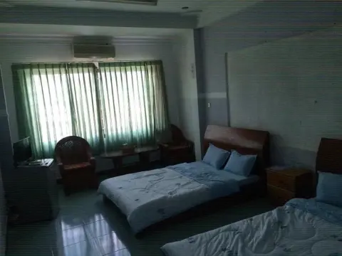 Diamond Hotel - Photo 1