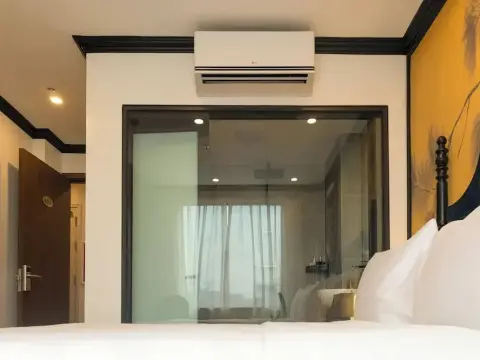 D'Lux Hotel - Photo 3