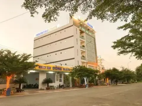Dong Nam Hotel - Photo 1