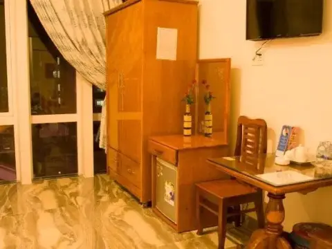 Dong Nam Hotel - Photo 2