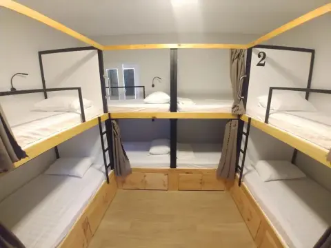 Four of a Kind Hostel - Photo 2