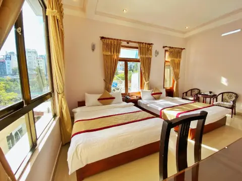 Gold Night Hotel - Photo 3