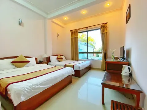 Gold Night Hotel - Photo 4