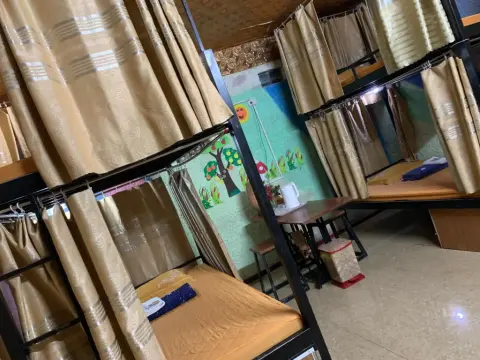 Golden Bell Backpacker Hostel - Photo 4