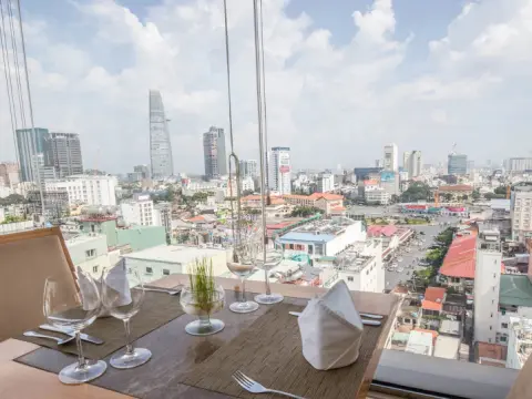 Golden Central Hotel Saigon - Photo 3