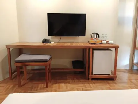 Golden Daisy Hotel - Photo 3