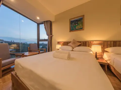 Golden Daisy Hotel - Photo 4