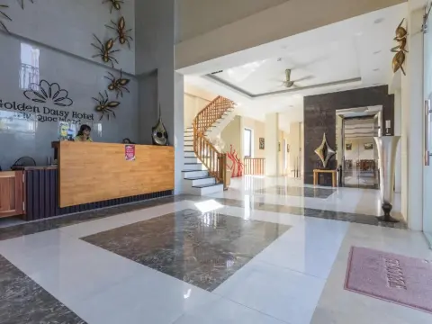 Golden Daisy Hotel - Photo 2