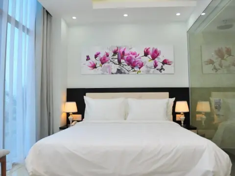 Golden Dragon Hotel - Photo 4