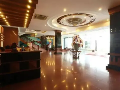 Golden Sea Hotel - Photo 2