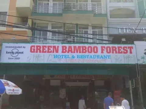 Green Bamboo Forest Cat Ba - Photo 1