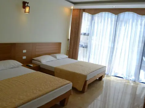Hoai Huong Hotel - Photo 4