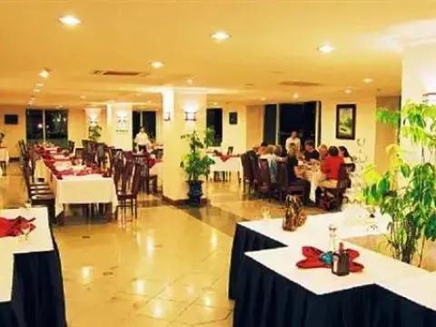 Holiday View Hotel - Photo 2