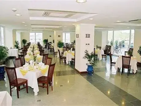 Holiday View Hotel - Photo 3