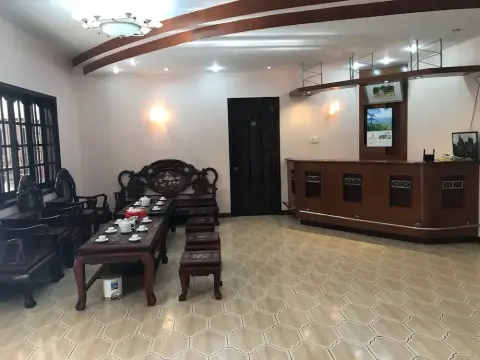 Huong Phong Hotel - Photo 2