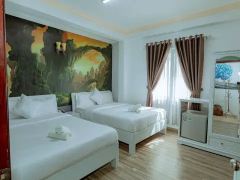 Ken's Backpackers Hotel - Photo 3