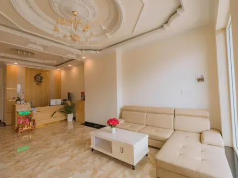 Khanh Uyen Hotel - Photo 2