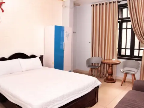 Lake View Hotel - Photo 3