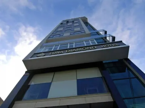 Luna Diamond - Photo 1