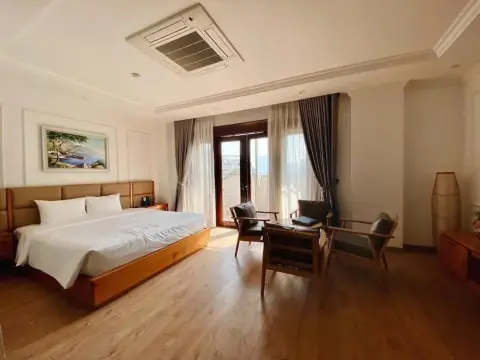 Luxe Paradise Suites Hotel Dich Vong Hau - Photo 2