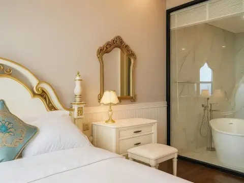 Luxury Metropole Riverside Apartment - Photo 4