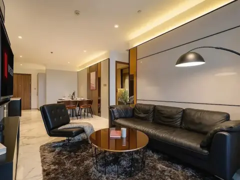 Luxury Metropole Riverside Apartment - Photo 2