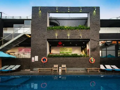 Maple Hotel & Apartment - Photo 1