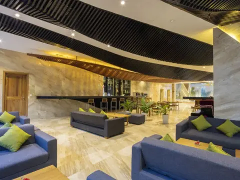 Maple Hotel & Apartment - Photo 2