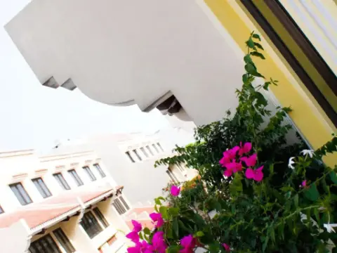 Maxshare Hotels & Serviced Apartments - Photo 1