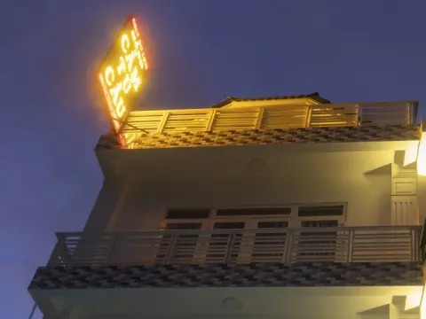 MrLee Dalathouse - Photo 1