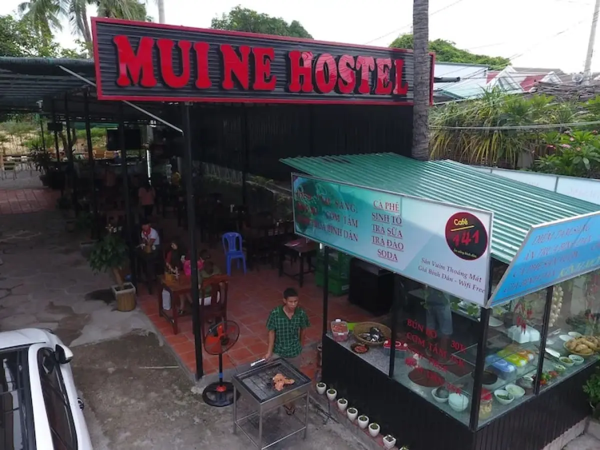 Mui Ne Hostel  Cafe 141