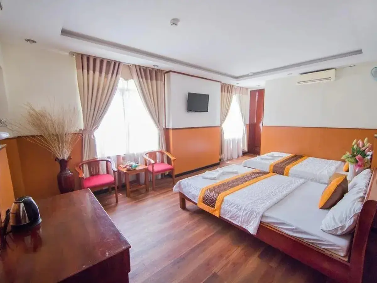 Ngoc Huong Hotel