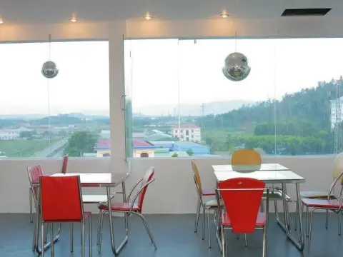 Ngoc Huong Hotel - Photo 4
