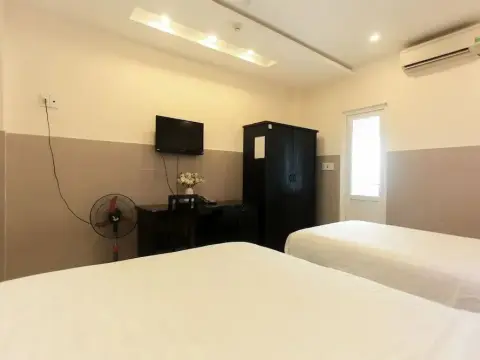 OYO 1072 Dragon Hotel - Photo 2