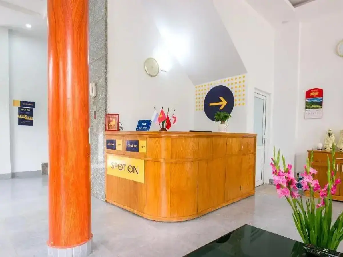 OYO 618 Angel Hotel