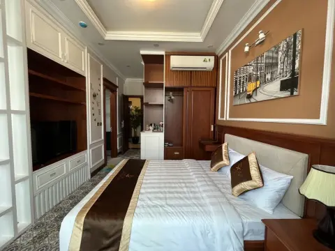 Paris Of Dragonbay Hotel - Photo 3