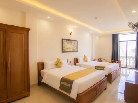 Prague Hotel Vung Tau - Photo 2