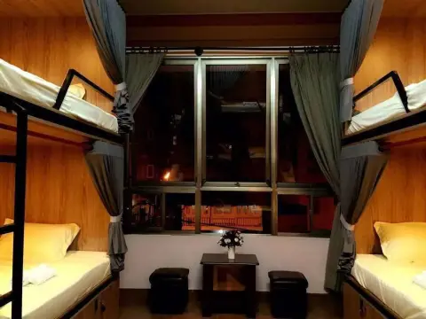 Q House - Photo 4