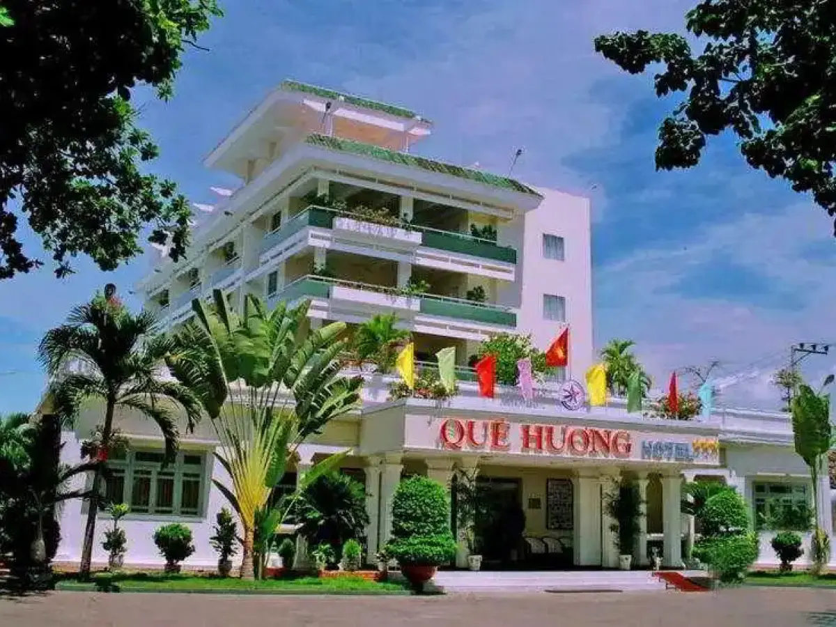 Que Huong Hotel