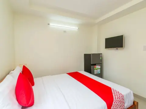 Quoc Vinh Hotel & Apartment - Photo 2