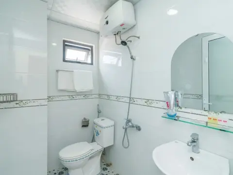 Quoc Vinh Hotel & Apartment - Photo 3