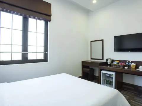 Red Coral Ha Long Hotel - Photo 4