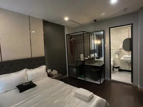 Reddoorz Plus Near Saigon Centre - Photo 4