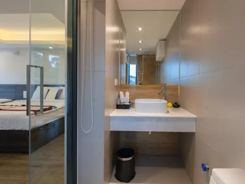 Redpine Condotel - Photo 3