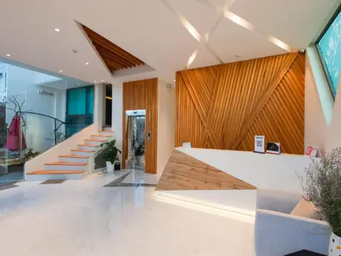 Redpine Condotel - Photo 2