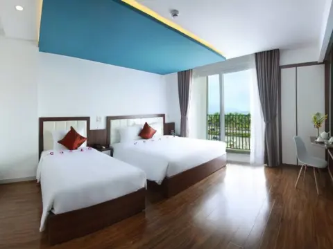 Rich Hotel - Photo 3