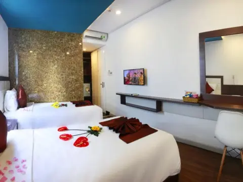 Rich Hotel - Photo 4